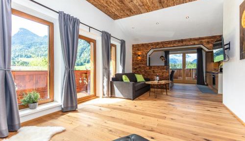 Apartment with Mountain View