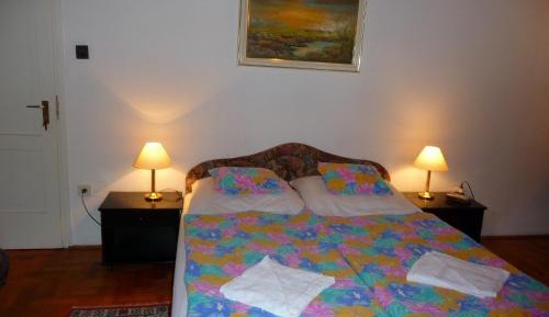 Quadruple with Shared Bathroom 