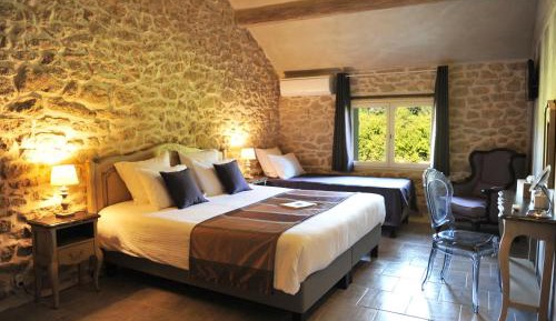 Triple Room with Private Bathroom