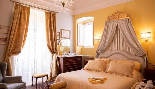 Queen Room with Balcony
