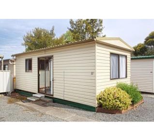 Economy Studio Cabin - Sleeps 4