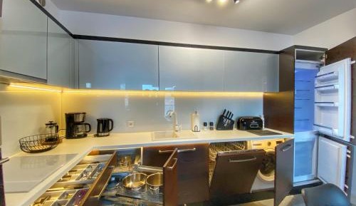 One-Bedroom Apartment with Balcony and Mountain View  