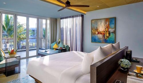 Cabana with King Bed and Pool Access - Executive Privilege Pass