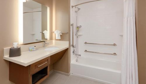 King Studio Suite - Mobility Access Tub/Non-Smoking