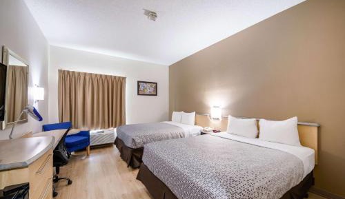 Queen Room with Two Queen Beds - Non-Smoking