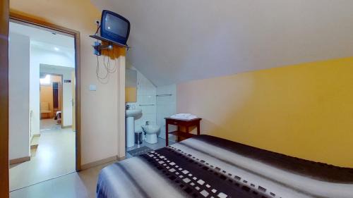 Double Room with Shared Bathroom