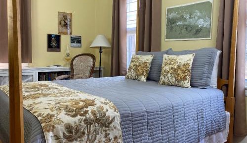 Queen Room