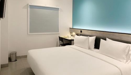 Smart Hollywood Room
