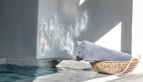 Cave Suite with Hot Tub with Caldera & Sea View