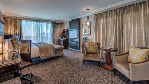 Junior King Suite