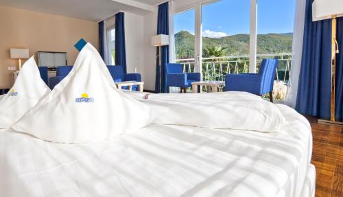 Double Room with Lake View