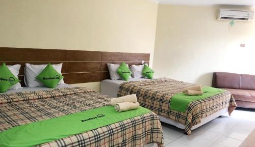 Deluxe Family Room
