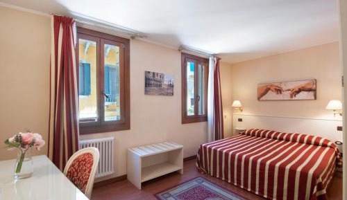 Double or Twin Room with Bathroom