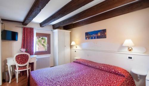 Double or Twin Room with Bathroom