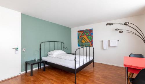 Double Room with Balcony and Shared Bathroom