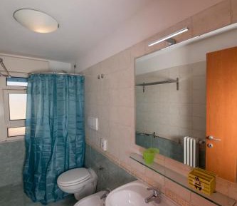 Superior One-Bedroom Apartment (5 Adults)