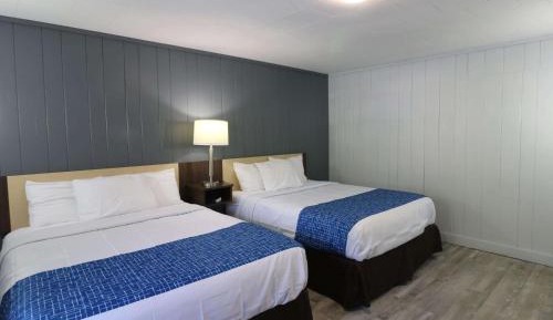 Queen Room with Two Queen Beds - Non-Smoking