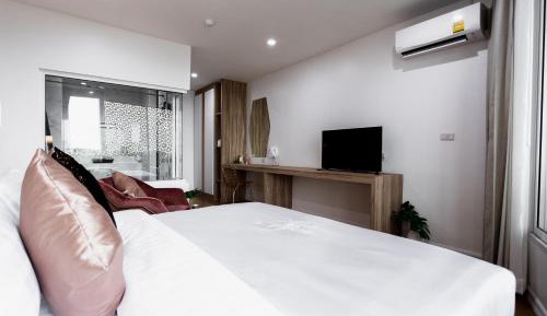 Suite with City View