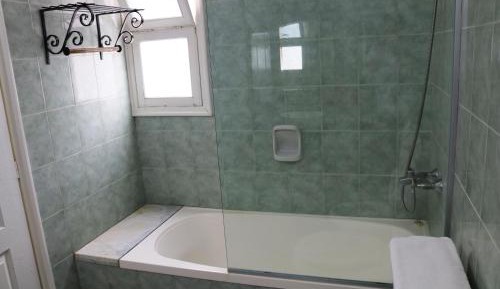 Apartment (4 Adults)