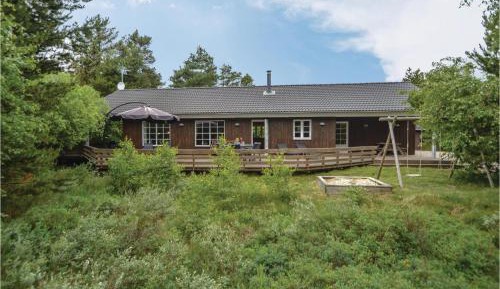 Four-Bedroom Holiday Home