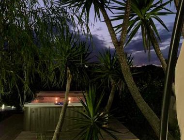 Studio with Spa Bath