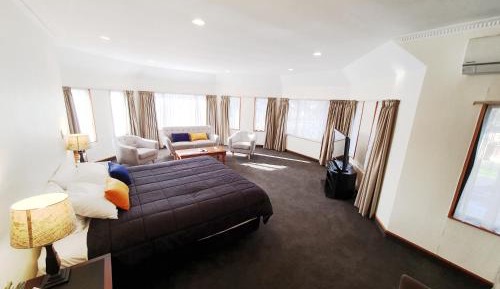Executive Studio