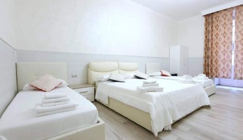 Quintuple Room with Balcony 