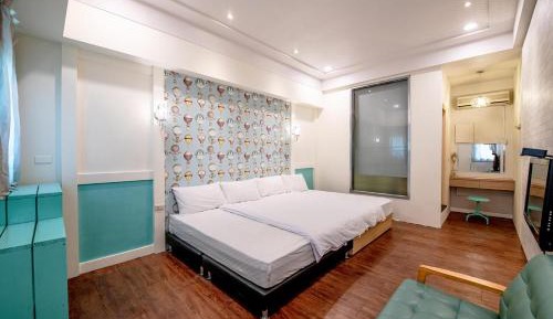 Quadruple Room with Private Bathroom