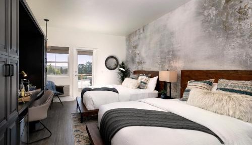 Deluxe Queen Room with Two Queen Beds