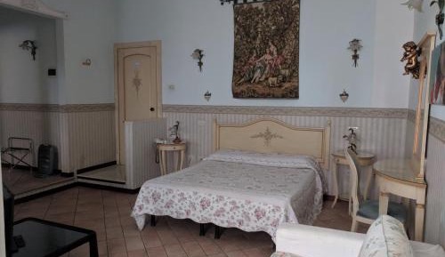 Standard Double Room with Private Bathroom