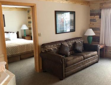 Deluxe King Suite