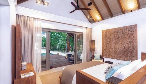 Beach Villa with Plunge Pool – 30% off on Return Seaplane Transfers (Applicable for stays from 11th January – 19th December 2025)
