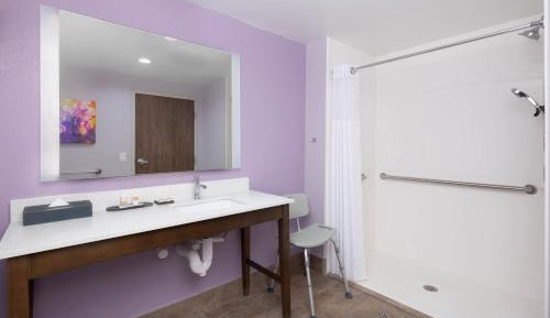 King Room - Mobility Access/Non-Smoking