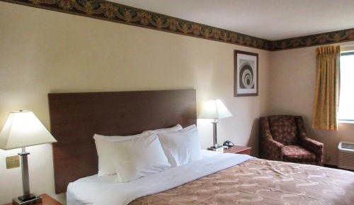 Standard King Room - Non-Smoking 