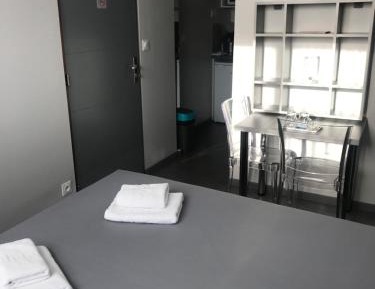 Deluxe Studio