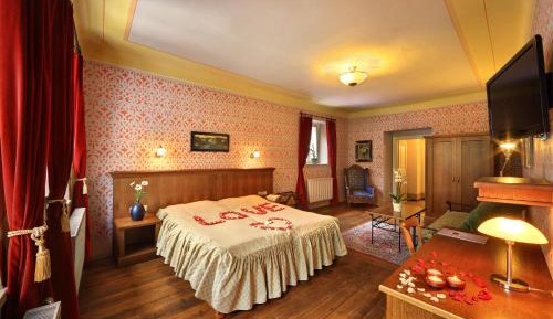 Deluxe Double Room with Castle View
