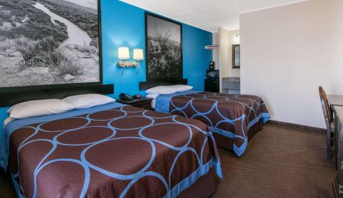Double Room with Two Double Beds - Smoking