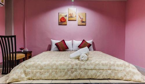 Standard Queen Room