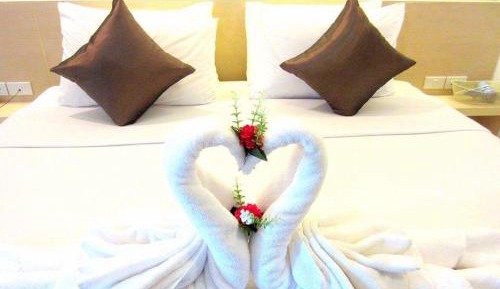Suite with Bath Tub