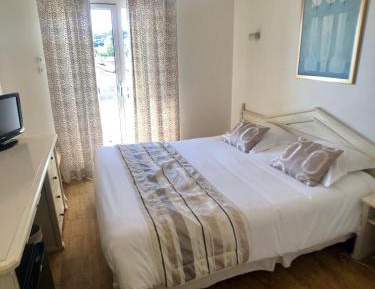 Double Room with Side Sea View - Second Floor