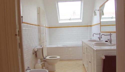 Family Room with Garden View