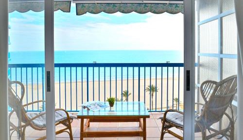 Apartment with Terrace and Sea View
