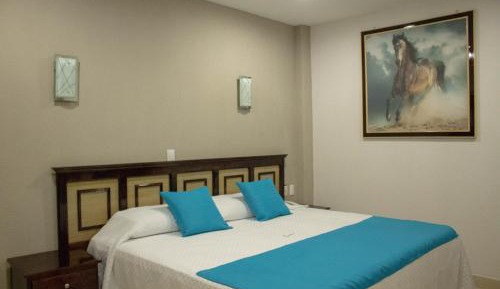Deluxe Double Room (2 Adults + 1 Child)