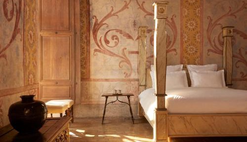 Superior Castle Suite