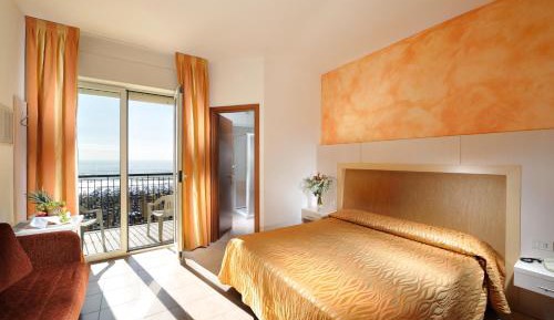 Deluxe Double or Twin Room with Sea View