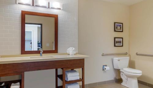 Queen Room with Two Queen Beds - Accessible/Non-Smoking 