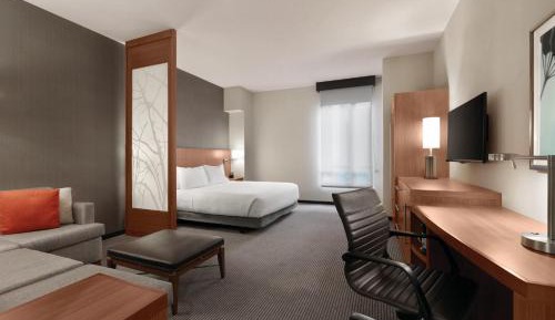King Room with Sofa Bed and Roll-In Shower - Disability Access