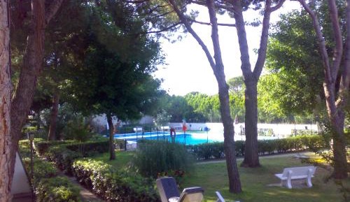 Apartment with Pool View 