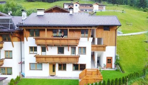 Apartment with Garden View