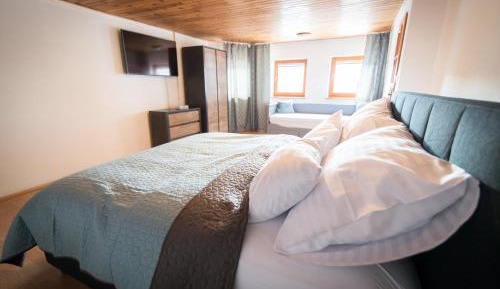 Deluxe Double Room with Extra Bed